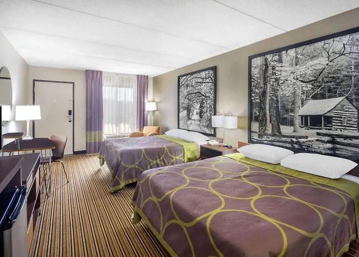 Super 8 by Wyndham Knoxville North/Powell