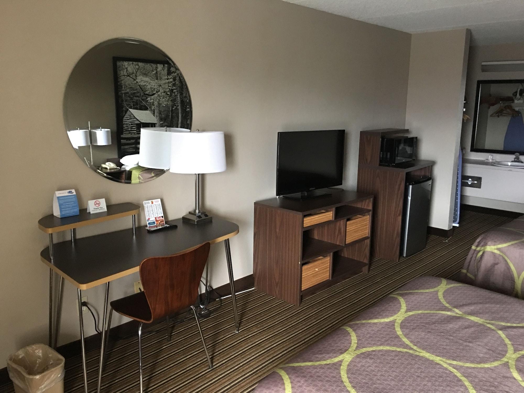 Super 8 By Wyndham North/powell Motel 2*