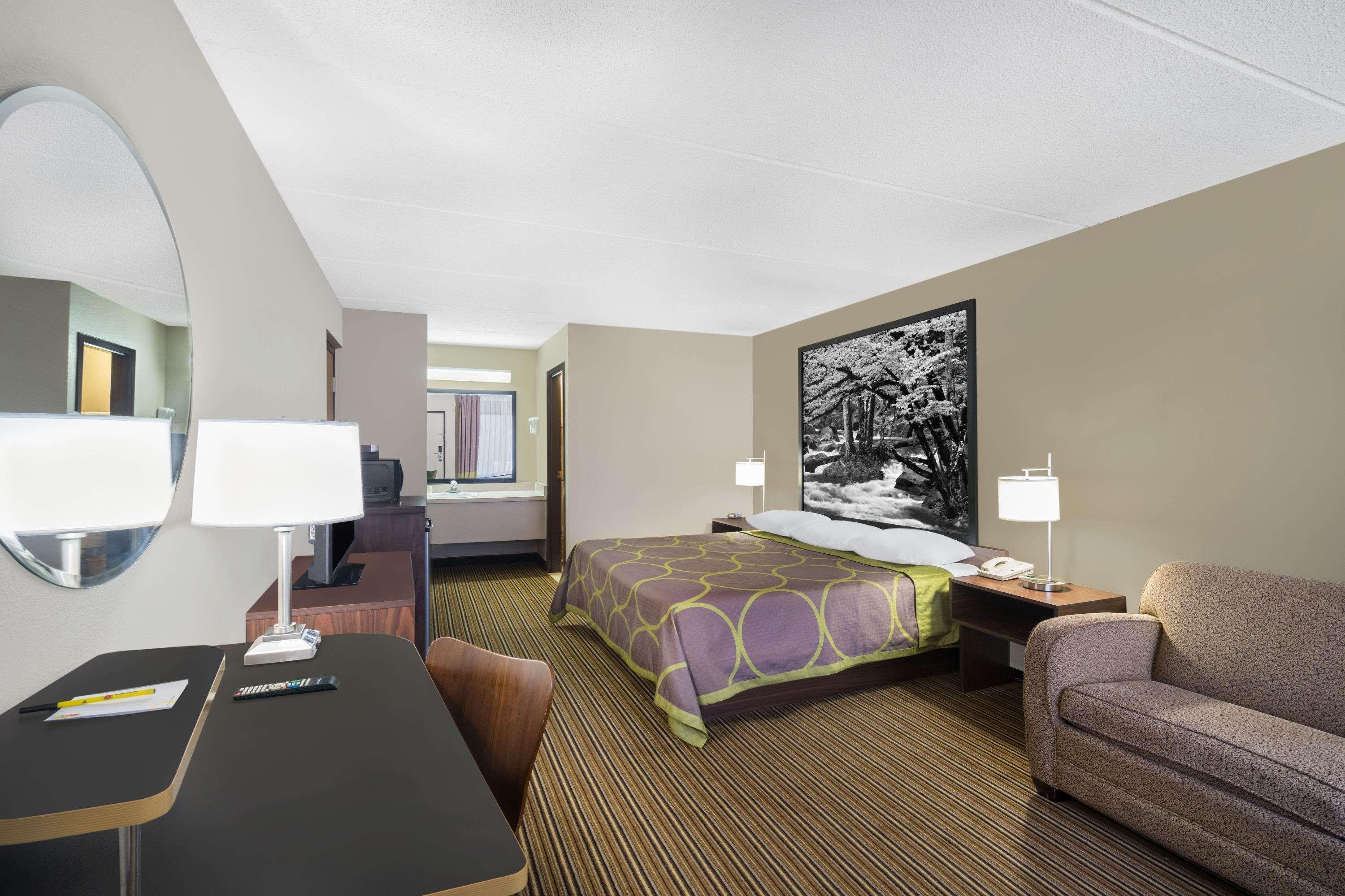 Super 8 By Wyndham North/powell Knoxville