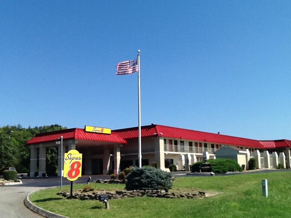 Super 8 By Wyndham North/powell Knoxville